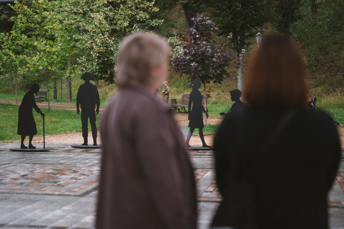 🇬🇧🇺🇦 Today, Chargée d’Affaires Charlotte Surun participated in the opening of the “Traces of Presence” installation.
The UK is proud to support the Commissioner for Missing Persons under Special Circumstances and the Ministry of Interior through the PFRU programme.

#UKandUkraine