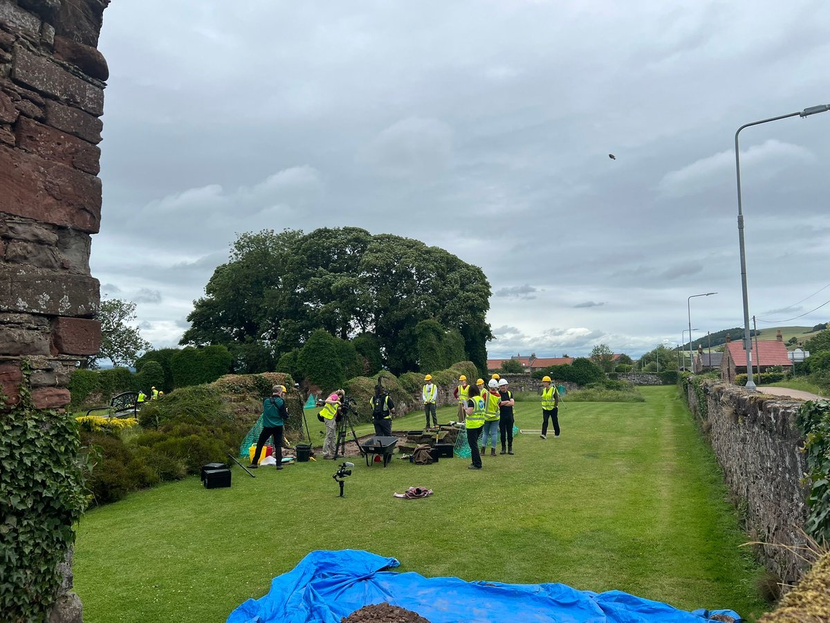 We welcomed the film crew from BBC's Digging for Britain on site today to film the work of the Monastic Archaeology Field School, who are now in week two of their summer dig in the ruins of Lindores Abbey. Who knows what they will discover this year! 

#diggingforbritain