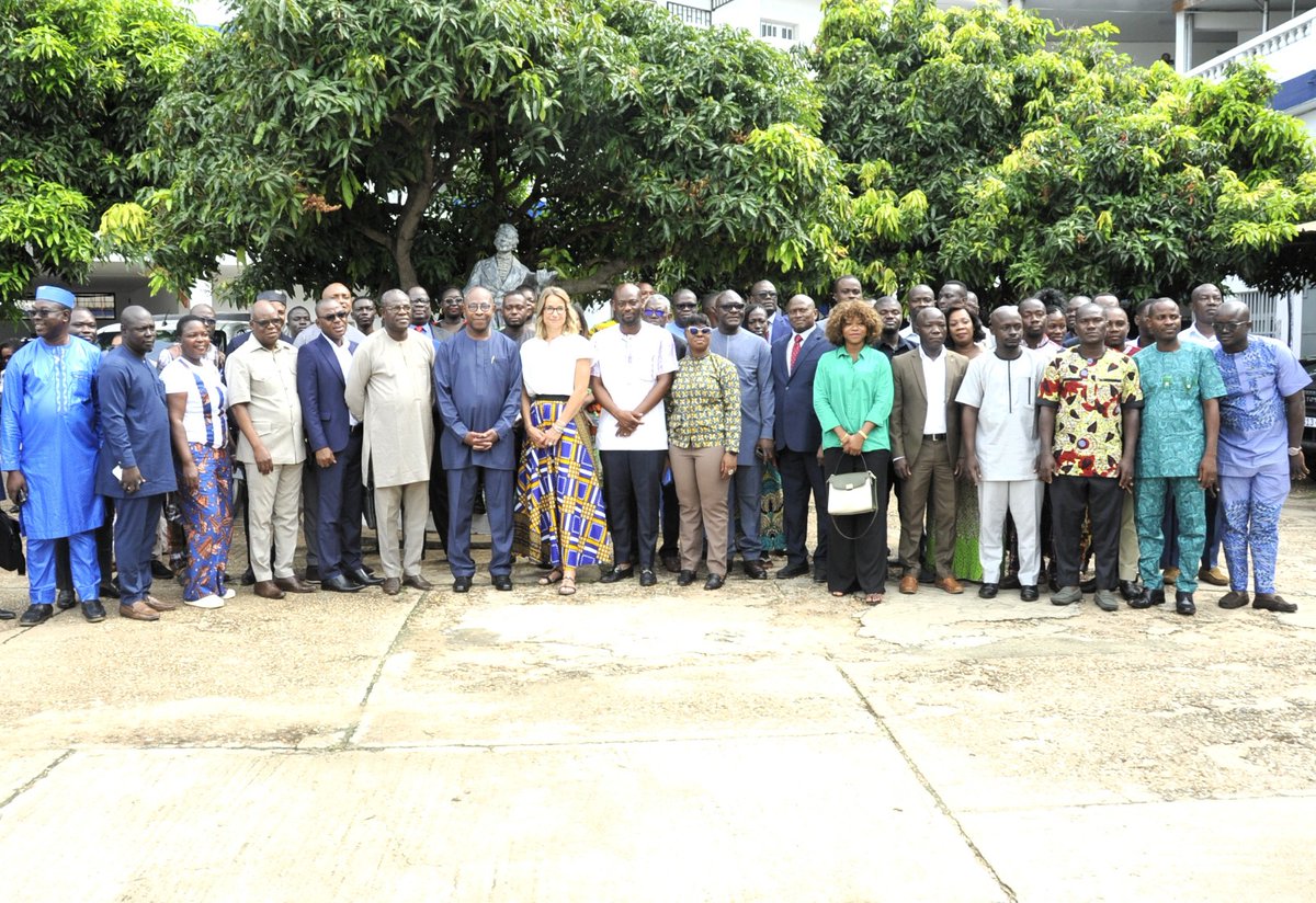 EdutechGouvTg's tweet image. 🎓 Le #Togo forme 40 formateurs dans le cadre du #PROFOR avec le soutien de l’#UEMOA, la Coopération suisse et le #RAFPRO.
 📍 Formation du 23 au 25 juin à l’INFPP.
Objectif : professionnaliser l’enseignement pour une insertion réussie des jeunes !
#ETFP #METFPA #formations