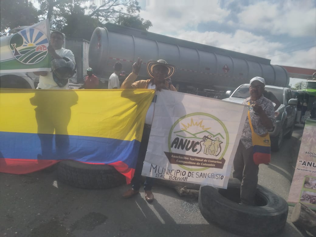 Agenda Nacional Campesina (@agendanacionalc) on Twitter photo Las organizaciones campesinas de la ANUC se movilizan pacíficamente para exigir al Ministerio de Agricultura 1) políticas y acciones concretas a favor del campesinado, y 2) el cumplimiento de los acuerdos del10 de julio de 2024.
<a href="/petrogustavo/">Gustavo Petro</a>
<a href="/MinAgricultura/">Min. de Agricultura</a>
<a href="/AgenciaTierras/">Agencia Nacional de Tierras</a> Las organizaciones campesinas de la ANUC se movilizan pacíficamente para exigir al Ministerio de Agricultura 1) políticas y acciones concretas a favor del campesinado, y 2) el cumplimiento de los acuerdos del10 de julio de 2024.
<a href="/petrogustavo/">Gustavo Petro</a>
<a href="/MinAgricultura/">Min. de Agricultura</a>
<a href="/AgenciaTierras/">Agencia Nacional de Tierras</a>