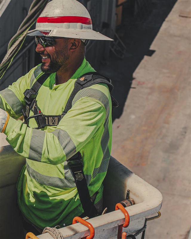 FallTechSafety's tweet photo. What is an arc flash?

An arc flash is an explosive burst of heat and energy from an electrical fault — a deadly risk workers face every day.  
Learn more: https://t.co/2KkwgUYv99 https://t.co/zUYpkxtALr