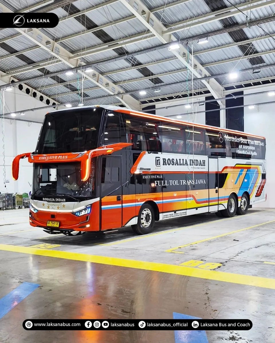 Sampe sekarang masih kurang sreg sama livery rosin yang ala-ala double decker. kalo polosan gitu kan enak keliatannya. apalagi UHDnya makin berasa keliatan tinggi 🙃