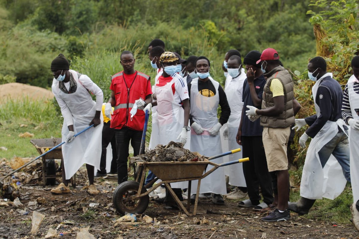 LetsDoItKenya's tweet photo. When individuals with a common cause unite, life gets better. Together we can build a plastic free world. Be the change every small step counts toward a cleaner, safer planet. If not us, then who?
#PlasticFreeWorld #BeTheChange #SayNoToPlastic #EcoWarriors https://t.co/6XEdqxCo69