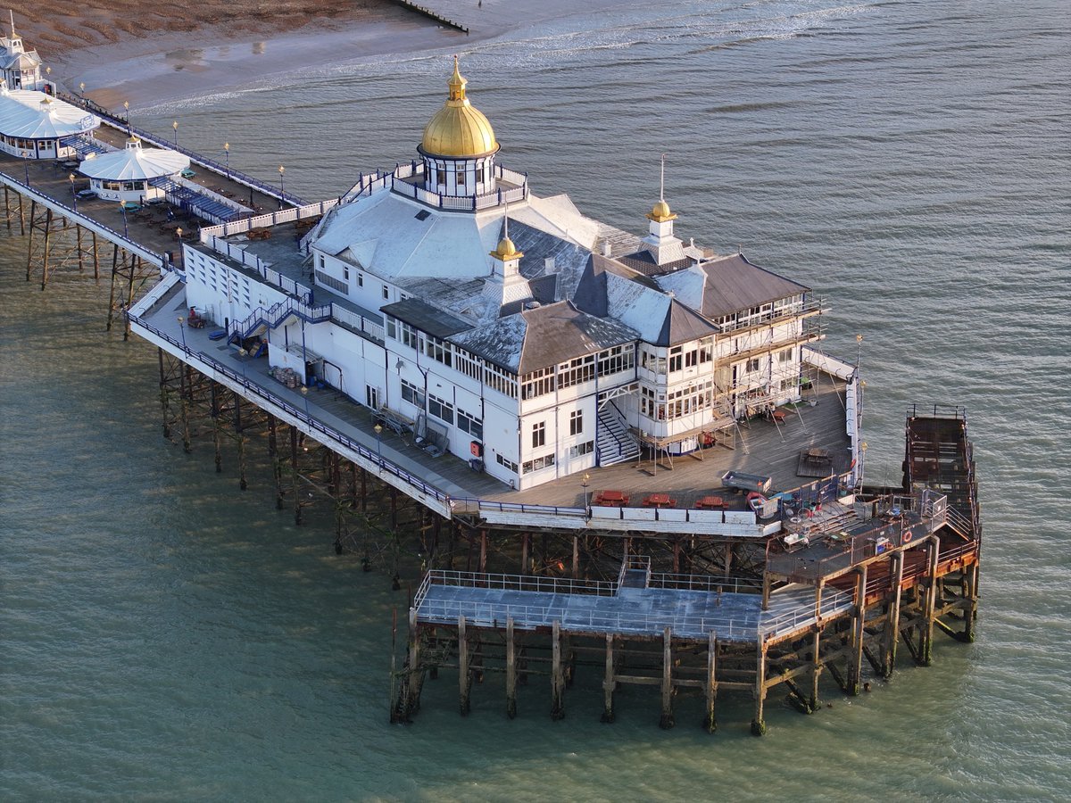 brightonsnapper's tweet image. #Eastbourne #Pier