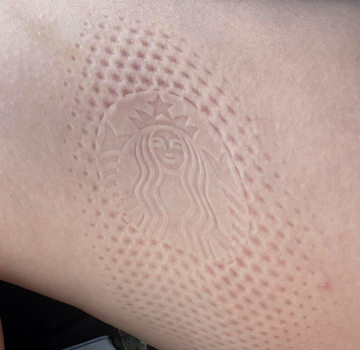 NEEDTHATSAT's tweet image. YOUR MOMS FAV BARISTA