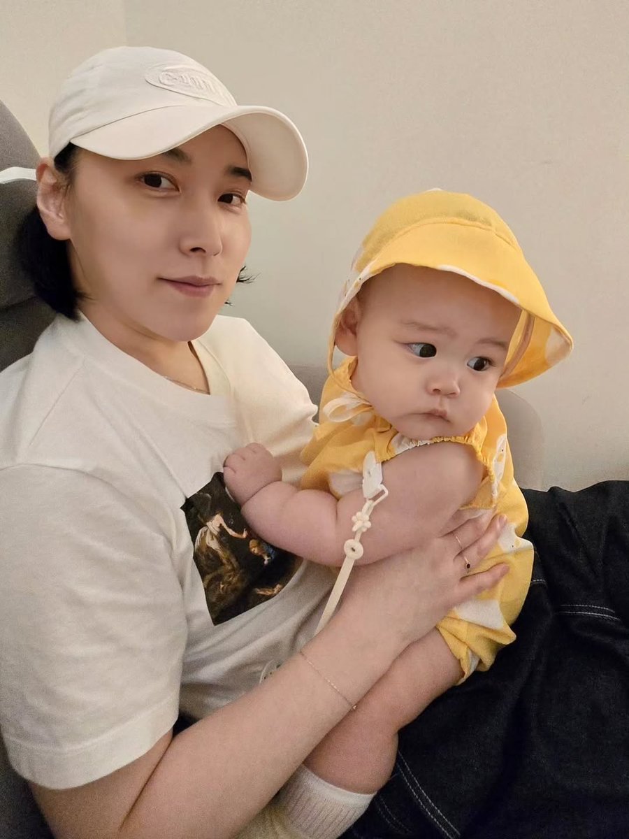 Spyelfs's tweet photo. Do Yoon ya tiene 9 meses. En que momento paso? 🤯 Espero que siga creciendo saludable 🥹💙

@LIU_Sungmin
#Sungmin #liustudio #PoPo #bebé https://t.co/gAsh4qie5O
