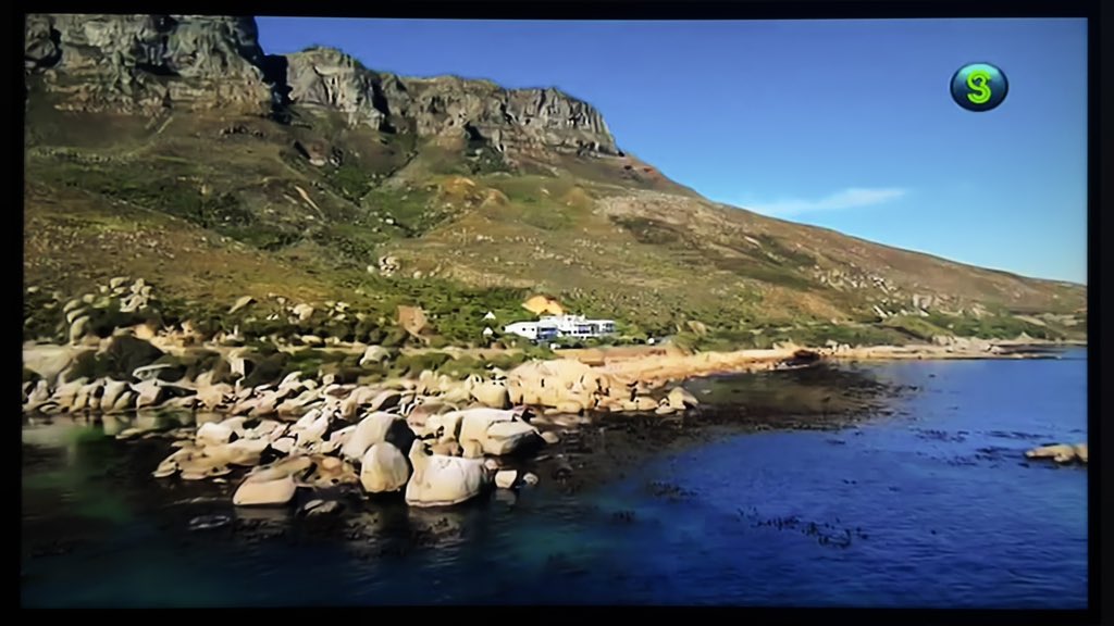 krugersville's tweet image. Our presenter superstar @RyleDeMorny got engaged in the beautiful city of Cape Town🥺. 9 years of being together and proposed at the right time, what a lovely couple man👌 #AfternoonExpress