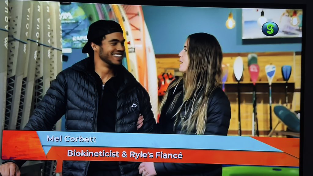 krugersville's tweet image. Our presenter superstar @RyleDeMorny got engaged in the beautiful city of Cape Town🥺. 9 years of being together and proposed at the right time, what a lovely couple man👌 #AfternoonExpress