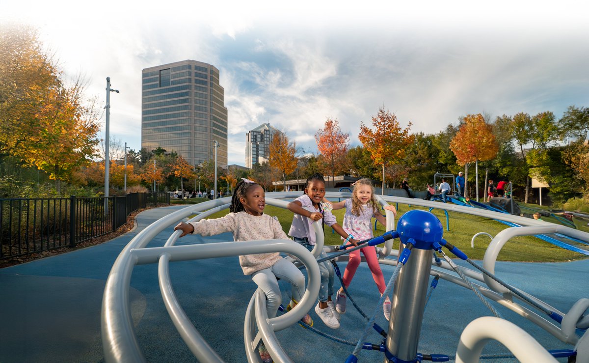 TrvlTasteTour's tweet image. Discover Greensboro, NC—where history, art, food &amp;amp; family fun collide! From murals to museums, trails to tournaments, there's something for everyone. 🍔🎭⚽
#VisitGreensboro #ExploreNC #FamilyTravel #SouthernCharm #TravelSouth