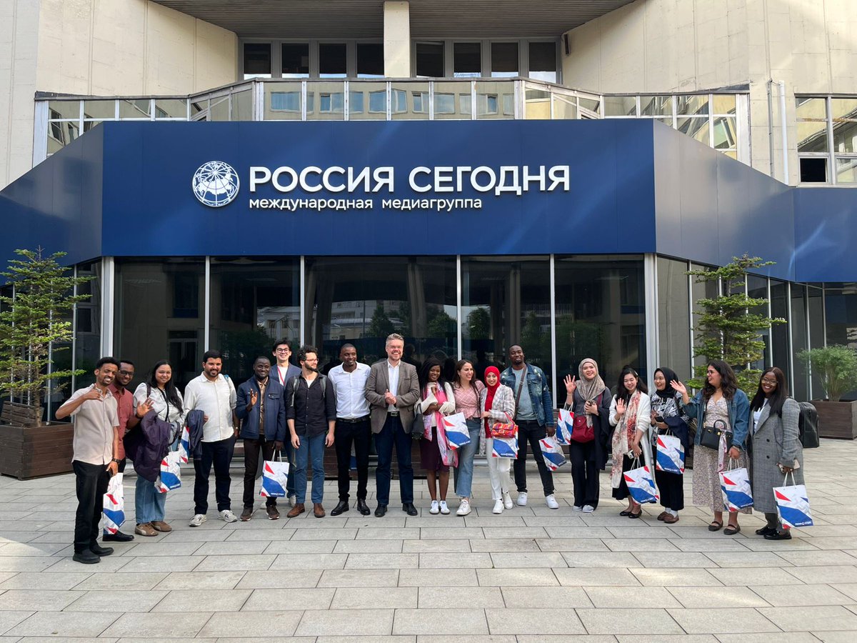 Ssenyonjoumaru's tweet photo. I'm very much excited to represent @882SanyuFM at the SputnikPro "New Generation" program, which is an international educational project for young media professionals, focusing on radio broadcasting and podcasting, in Moscow Russia. Interesting stuff for the past two days. https://t.co/03zSd73RhF