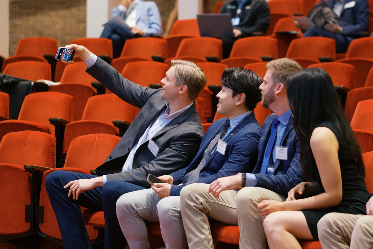 utswortho's tweet image. Last Friday was the Charles F. Gregory Lectureship, an annual event held during the #UTSWOrtho resident graduation week.
Ginger E. Holt, M.D. was this year's guest lecturer. Our six graduating residents also presented their final case study.
@DrAntoniaChen @UTSWMedCenter