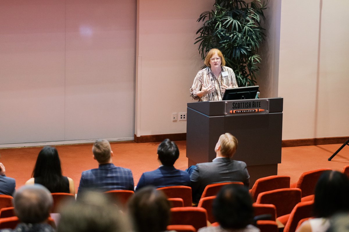 utswortho's tweet image. Last Friday was the Charles F. Gregory Lectureship, an annual event held during the #UTSWOrtho resident graduation week.
Ginger E. Holt, M.D. was this year's guest lecturer. Our six graduating residents also presented their final case study.
@DrAntoniaChen @UTSWMedCenter