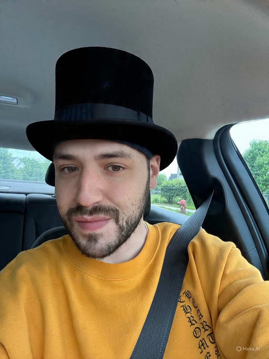 wormpuller's tweet image. 2022-2025

I lowkey became a #SharpDressedMan