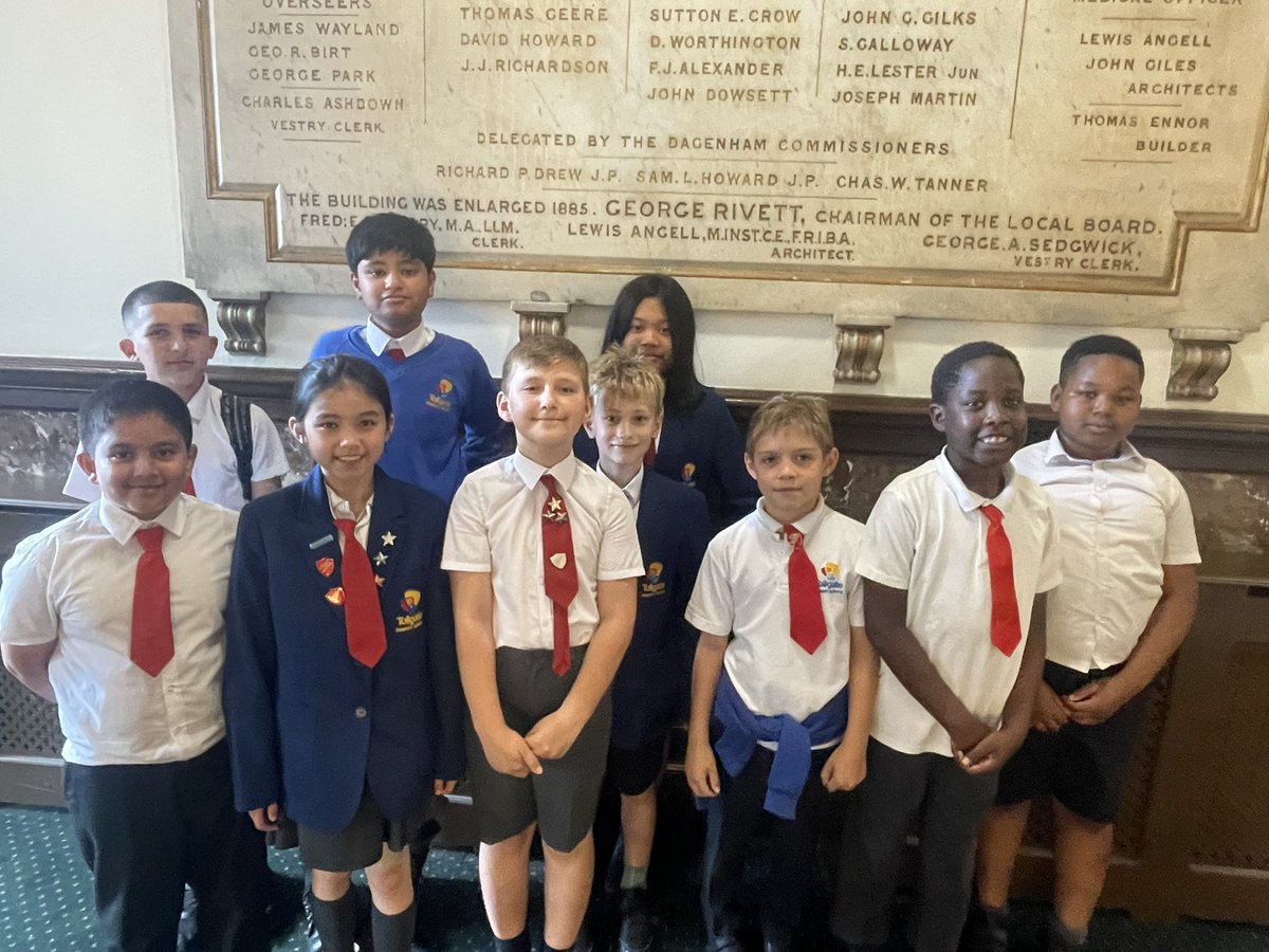 A huge congratulations to our incredible Tollgate chess team who represented the school brilliantly at the Stratford Town Hall Chess Competition today!
We are so proud to announce that three of our pupils took home 3rd place overall in the individual category! 🥉👏