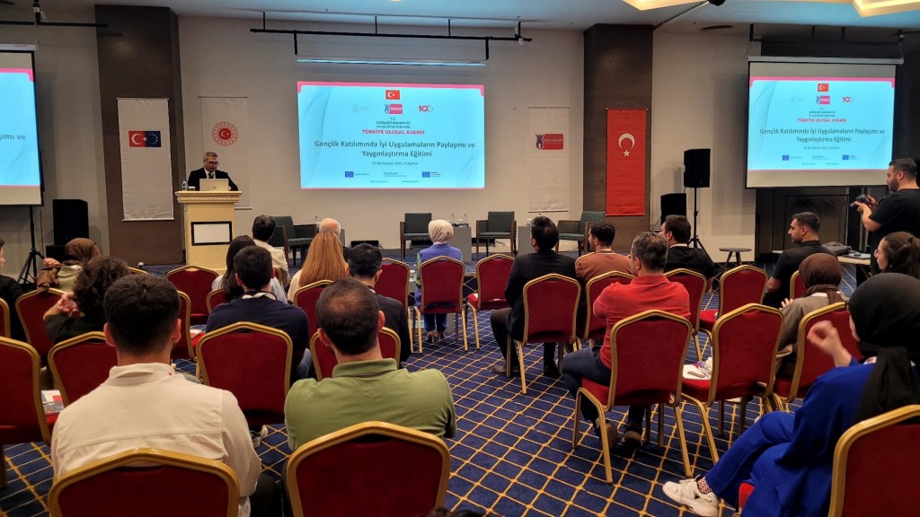 Anadolu Üniversitesi (@anadolu_univ) on Twitter photo Rektörümüz Prof. Dr. Yusuf Adıgüzel, Türkiye Ulusal Ajansı tarafından düzenlenen “Gençlik Katılımında İyi Uygulamaların Paylaşımı ve Yaygınlaştırma Eğitimi” toplantısına katılarak Türkiye’nin dört bir yanından gelen gençlik çalışanları, kamu ve sivil toplum kuruluşu temsilcileri Rektörümüz Prof. Dr. Yusuf Adıgüzel, Türkiye Ulusal Ajansı tarafından düzenlenen “Gençlik Katılımında İyi Uygulamaların Paylaşımı ve Yaygınlaştırma Eğitimi” toplantısına katılarak Türkiye’nin dört bir yanından gelen gençlik çalışanları, kamu ve sivil toplum kuruluşu temsilcileri