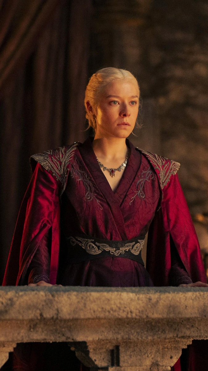 rhaenyra’s best outfits 🙂‍↕️