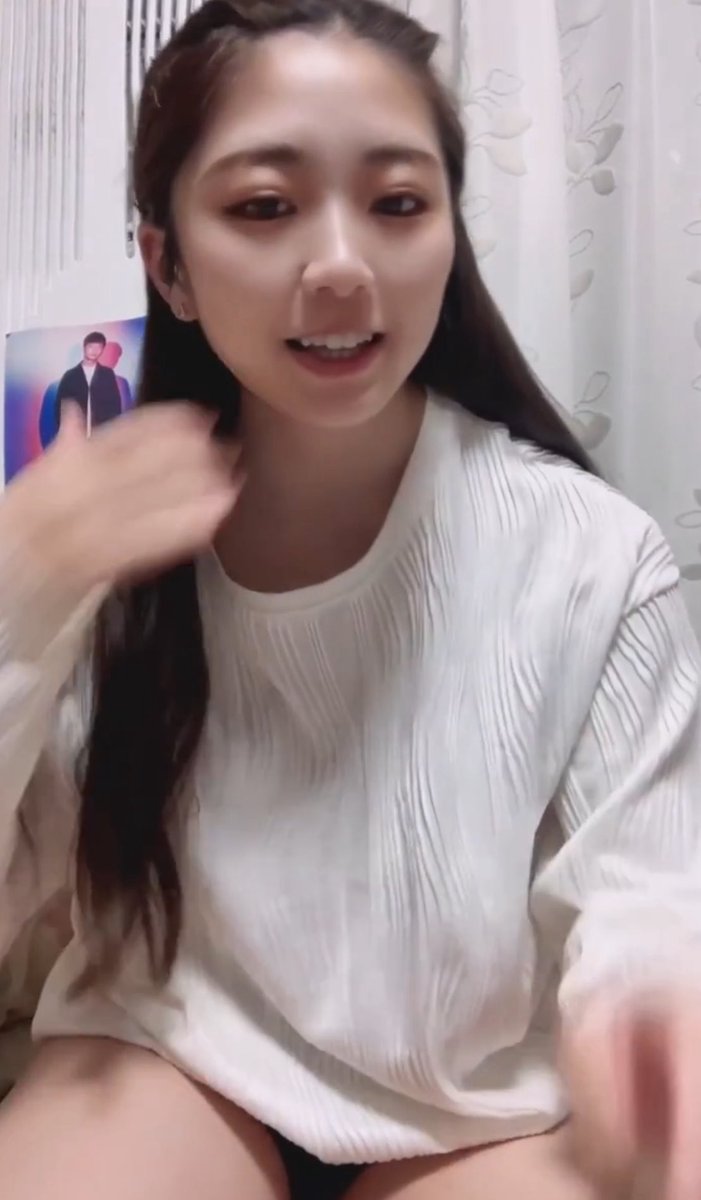 AV04229670's tweet photo. この子オナ動画あります
500Payフル動画10分 https://t.co/ndq5CUOl9c