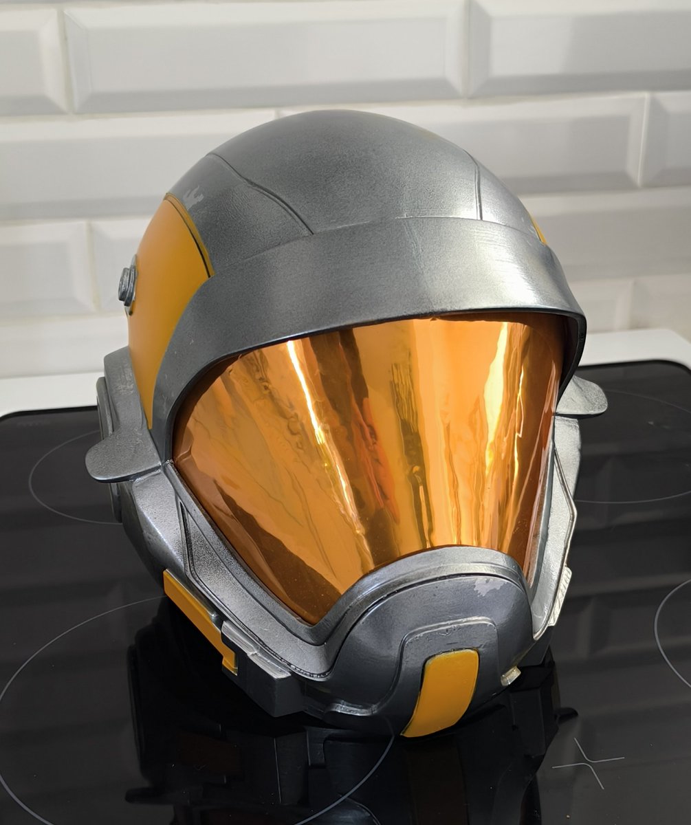 media_dare's tweet image. Having never made a helmet before, I'm proud of myself for creating three of these bad boys for our live action Dune Awakening trailer.
#duneawakening