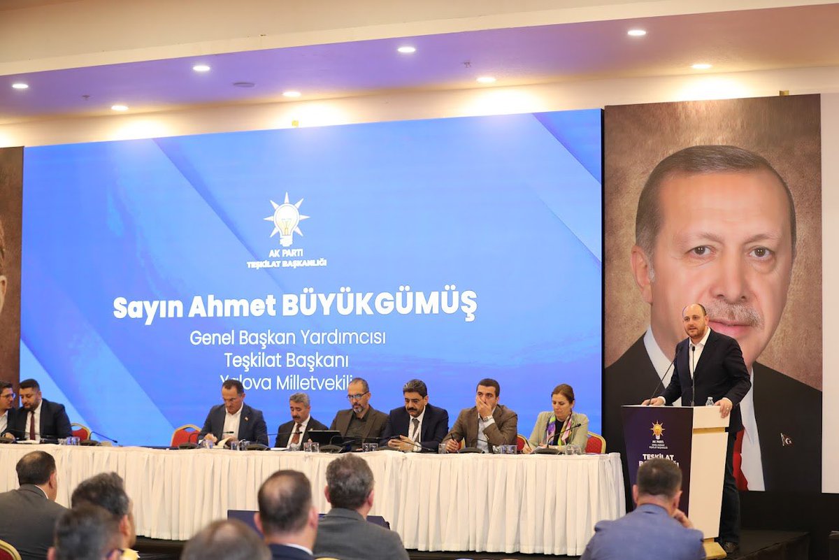 Teşkilat Başkanımız Yalova Milletvekilimiz Sn. Ahmet Büyükgümüş’ün kapanış konuşmaları ve karşılıklı sunumların müzakeresi ile bir çalışma kampını da nihayete erdirdik. 

81 vilayetimizden gelen İl başkanlarımız ve İl koordinatörleri ile verimli toplantılar serisi icra edildi.