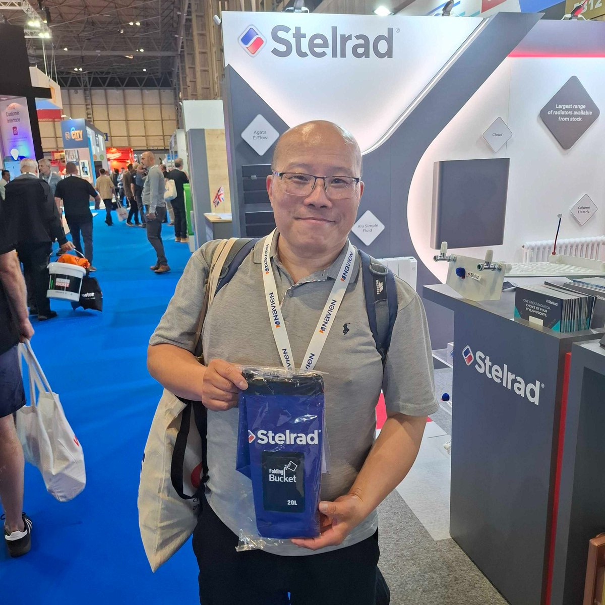 Stelrad's tweet image. The latest winner of our exclusive Stelrad collapsible bucket! 🪣

If you haven't already, try your luck at the @CIPHE Darts Competition at #InstallerSHOW 2025 🎯

#CIPHE #dartscompetition #stelrad