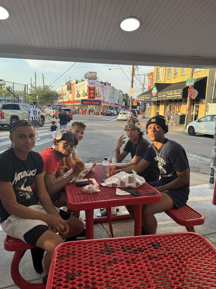 Coach Tindal (GC Track & Field) tweet media