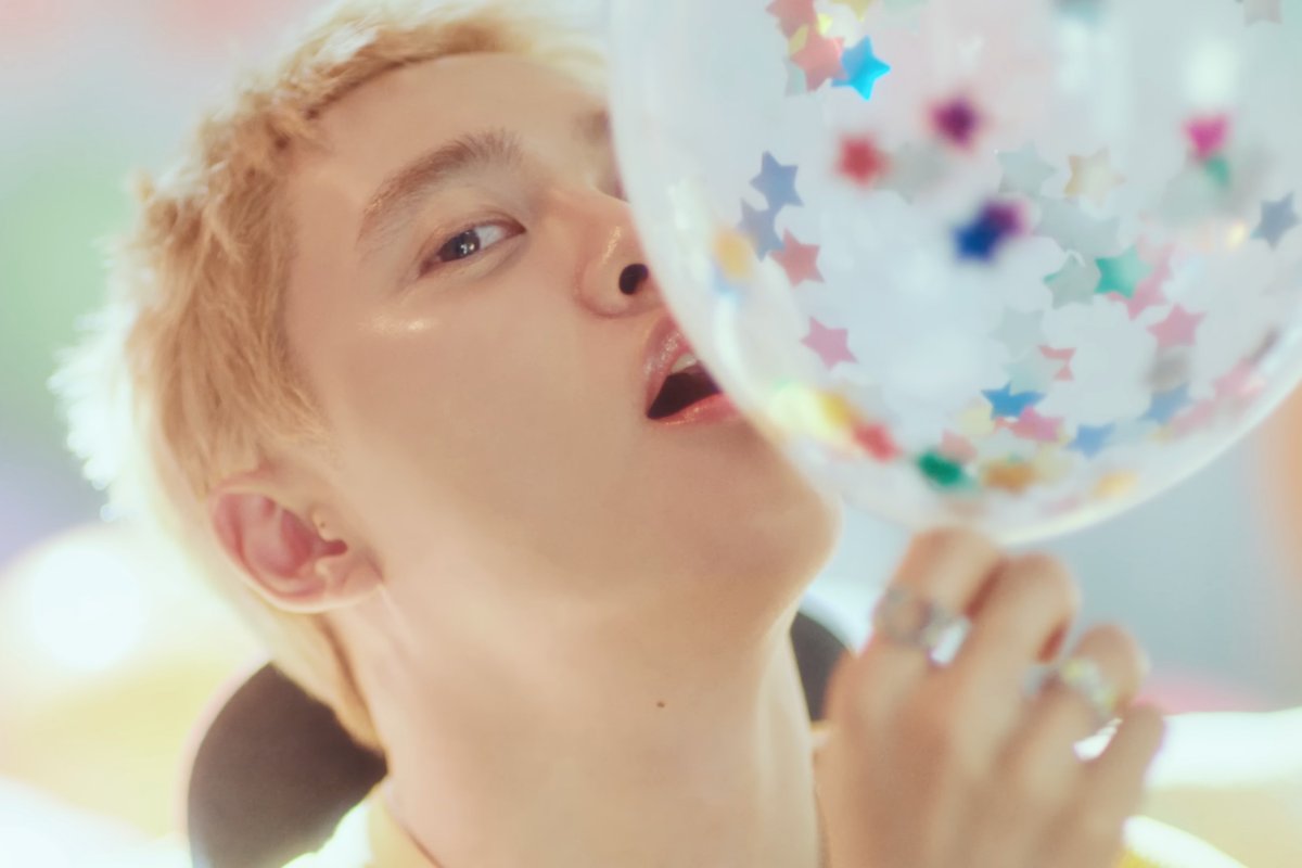 WATCH: #EXO's #DohKyungSoo (D.O.) Radiates Happy Vibes In New Concept Film For "BLISS"
soompi.com/article/175050…