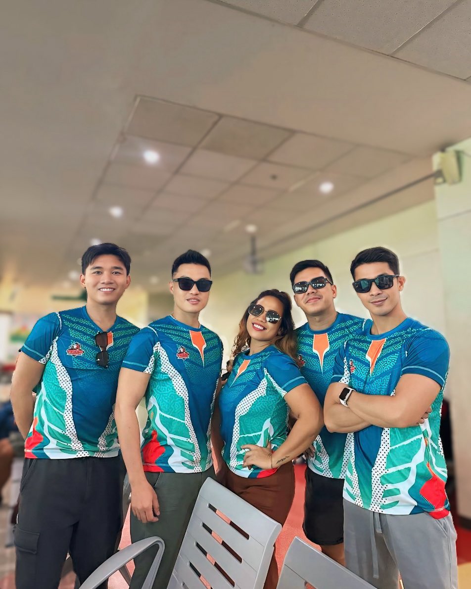 h3ywh9tsURname's tweet photo. April 25, 2025: Headed to LoveBoracay International Dragon Boat Festival 2025 #Dragonboat #Athletes #pdbf #paddlers https://t.co/SXYfzePvlK