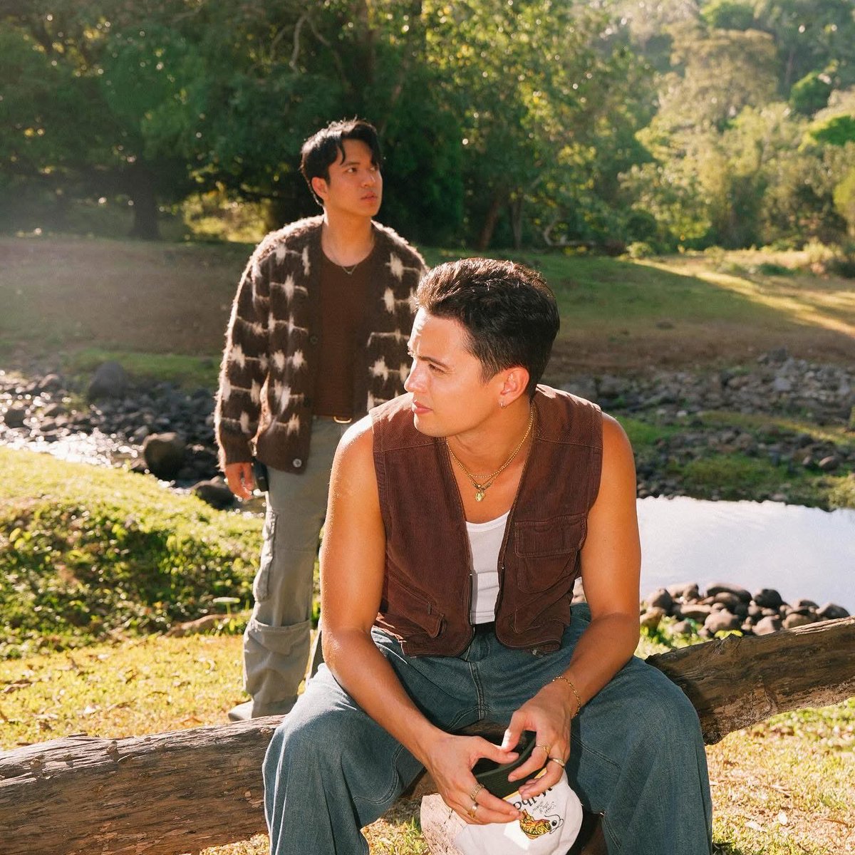 James Reid and TJ Monterde's "Pahinga" debuts at #34 on Spotify PH Viral Songs chart.