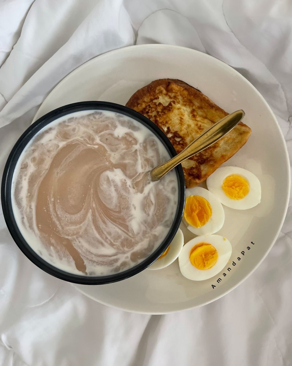 Akamu (ogi or pap) is filled with probiotic!
One of the healthiest 
I highly recommend it 
My breakfast never gets boring 

N1,500 can make this