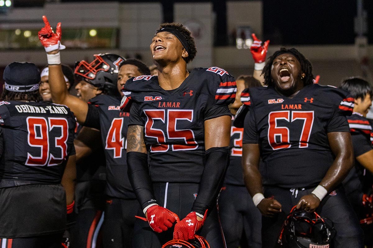 After a great phone call with <a href="/_CoachZo_/">Lorenzo Jackson</a>  i am blessed and honored to receive an offer from Lamar University <a href="/DaveHenigan/">Dave Henigan</a> <a href="/CoachCockerill/">Will Cockerill</a> <a href="/CoachMBarrera/">Coach Marc Barrera</a> <a href="/LdubbRedRed/">Lawrence Williams, M.Ed</a> <a href="/DRR_Recruiting/">Denton Ryan FB Recruiting</a>