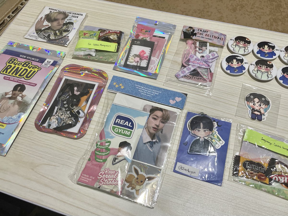 udah nyampe rumah dan buka bukain freebies~~~ gemessh sekaliiiii maaciii ka <a href="/chikalettaa/">chika 🍳</a> <a href="/hyunsikvely/">el</a> <a href="/D_Kikys/">Kiky_ 키키</a> <a href="/_byhoonie_/">baby༊˚ֶָ֢ 🐺</a> <a href="/zkyriz_/">리리스 🐺 💊</a> <a href="/DiraDinira/">𝕕𝕚𝕣𝕖𝕖🐢જ⁀➴➣</a> <a href="/metaflora1_/">Flo~</a> 🤍 dan mian yg aku lupa unamenya 😭

(sama pin freebies bareng <a href="/xoforwain/">케이 🌕</a> jg ihh ternyata masih lebih banyakk, masih di aku