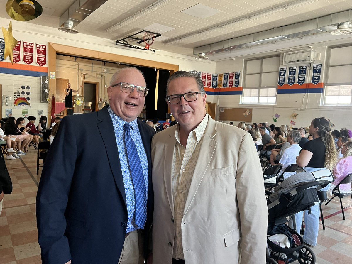 j_maloney's tweet image. Congratulations to the Grade 5 grads of 2025! 🎓
Thanks to George R. Gauld for the invite—what a joy to celebrate your wonderful students.
Each grad mentioned their friends within their happiest memory. A testament to the caring environment the staff have inspired.