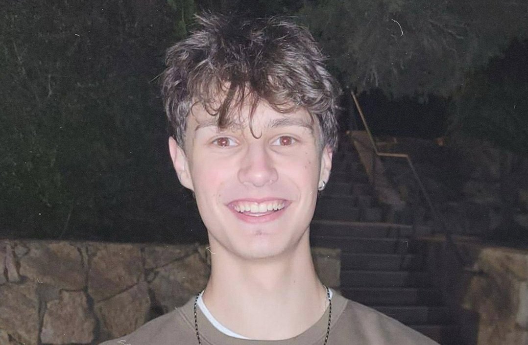 الله اکبر و لله الحمد

نوموړی اسرائیلی د ایران په توغندیز برید کې مردار شوی.