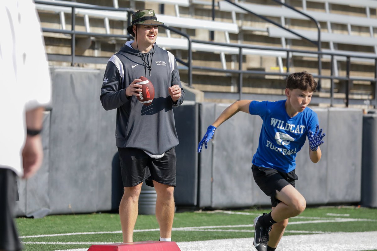 MontanaGrizFB's tweet photo. Another week of fun at Griz kids camp! π
#FutureGriz https://t.co/hYPuaoedyz