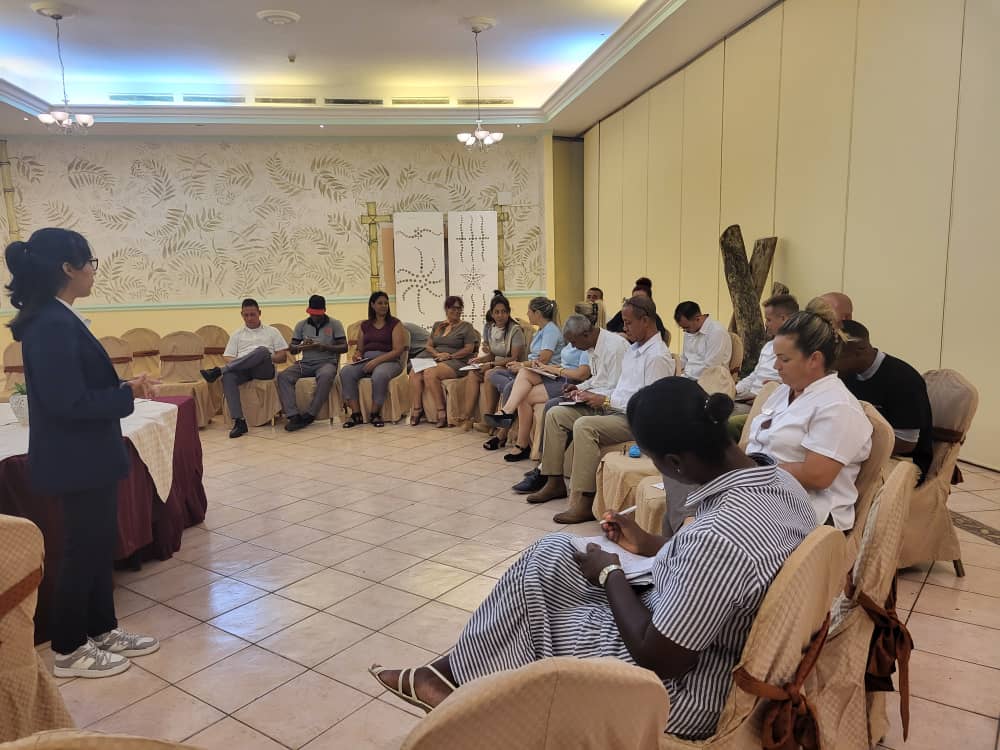 Alexis75389900's tweet photo. Interesante preparación al Consejo de Dirección y Reservas del Hotel Meliá Península Varadero sobre Liderazgo con la base del autoconocimiento y la sinergia de equipo.🤝
¡La superación y profesionalidad del #TeamGaviota es la clave del éxito!💪😊 https://t.co/fZpR2VHUzl