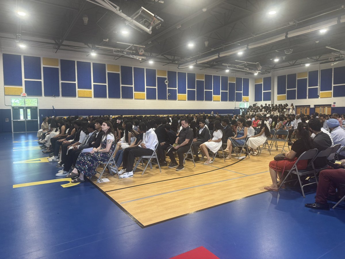 j_valentine25's tweet photo. Congratulations to the @JAMS_Knights @EdisonDistrict Class of 2025! 🎓
Your middle school chapter closes, and a bold new story begins. Keep shining. #PromotionDay #NextStopHighSchool #JAMazing https://t.co/ZeG2jtDO6p