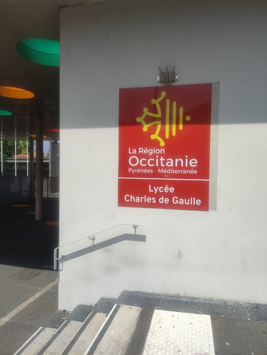 🇩🇪🤝🇫🇷 Mode trifft Mobilität!
Das Maria-Lenssen-Berufskolleg in Mönchengladbach und das Lycée Charles de Gaulle in Sète planen einen Austausch für bekleidungstechnische AssistentInnen. Vor Ort: ProTandem-Kollegin Charlotte Schneiders – mit Ideen, Beratung und viel Elan!