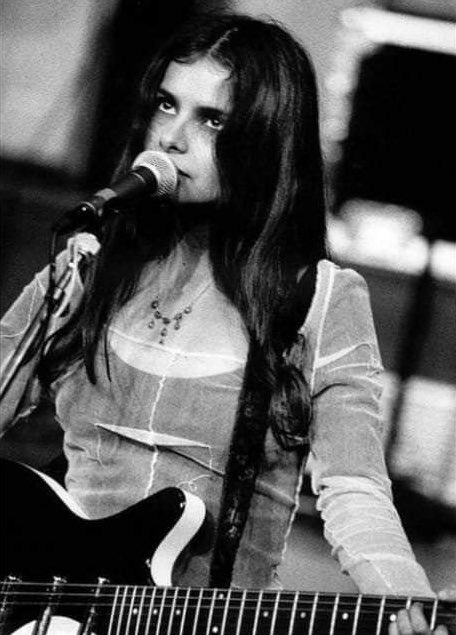happy birthday to mazzy star’s hope sandoval🖤