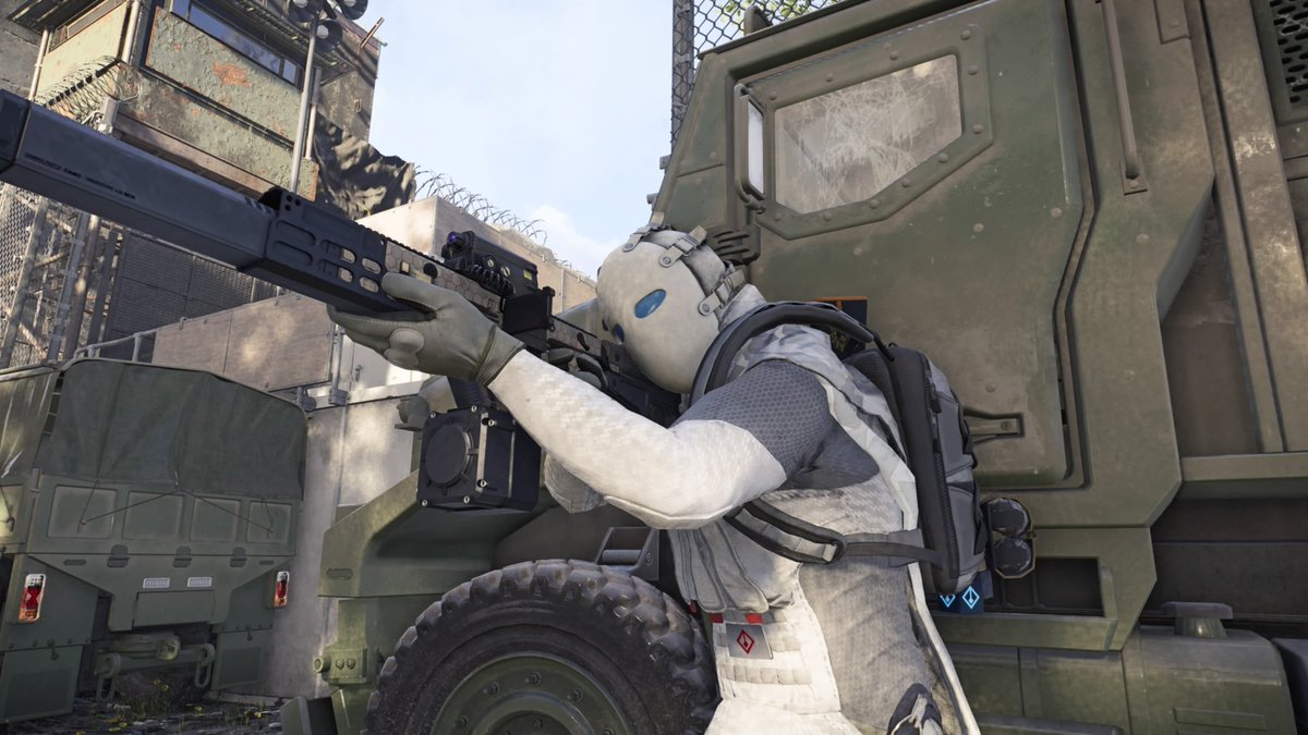WhiteTusk01's tweet image. Hunters have tech. Team Tusk has better tech. 

#HighTech
#LotsOfGuns
