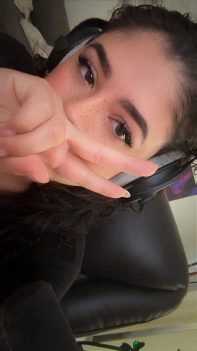 Little farmer on <a href="/alpacasita/">alpacasita</a> ‘s sub wipe ! 
Twitch.tv/valair 
Kick.com/valair