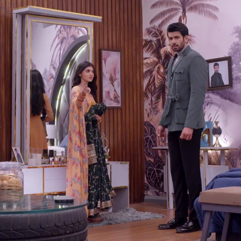 "Dekhiya isse itni si ladki hai" 😭
Agree with you Shiv, tumhare samne itni si toh hai 😂🩷

#KumkumBhagya . #PraShiv