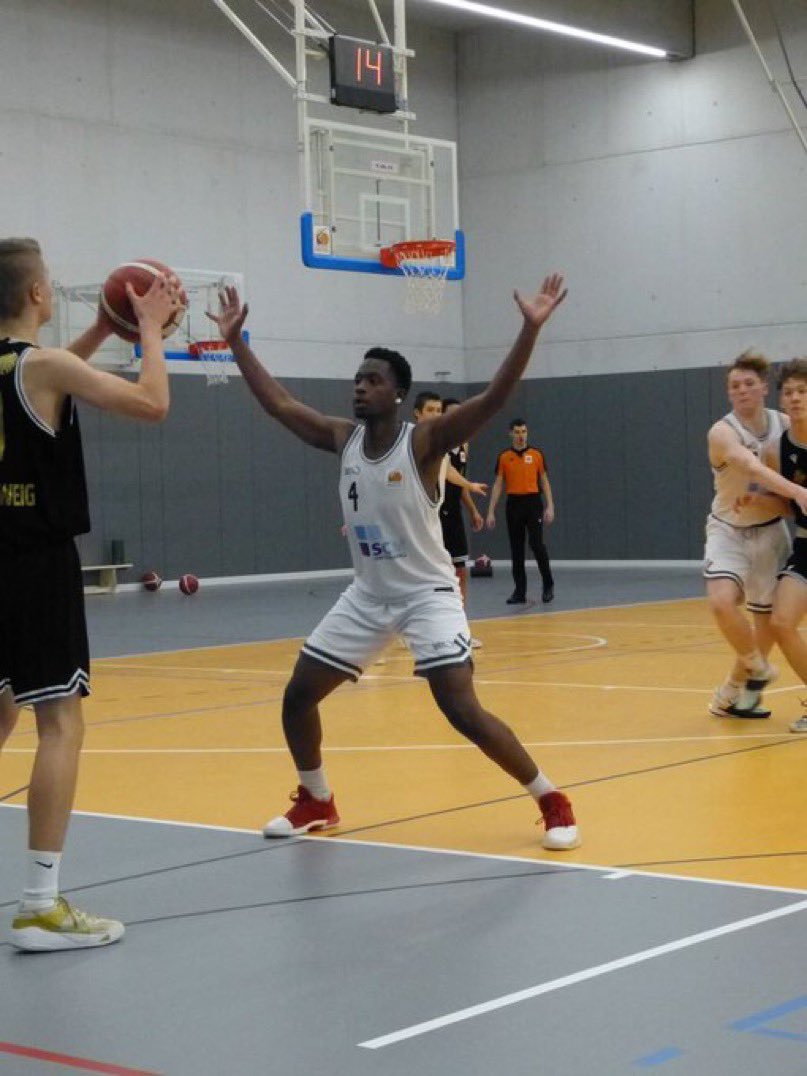 🚨🚨Juco/4 Year Coaches 🏀🏀

Mohamed Fofana Jr (6’2/G) of Combine Academy is still available 

Fofana averaged 18ppg and will make an impact immediately for any program! Strong physical guard that is great at getting to the basket. Also an excellent corner catch and shooter.