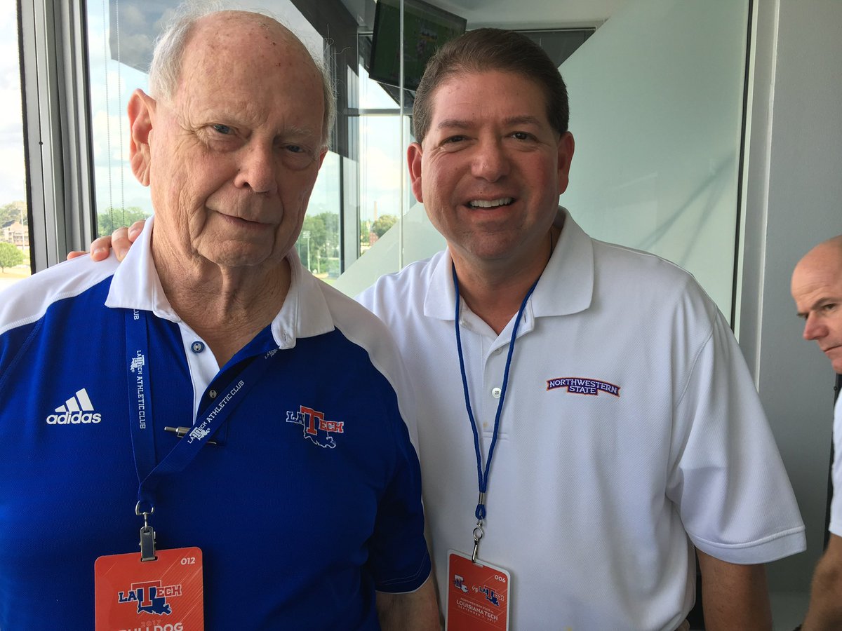 So sad to learn of the passing of <a href="/LATechSports/">LA Tech Sports</a> broadcasting legend Dave Nitz. He took me under his wing when I was at Tech, and helped mold me into the broadcaster I became. May he rest in peace. #LATech