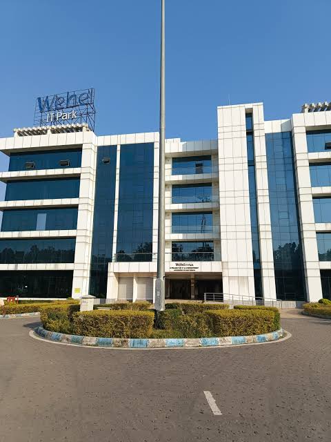 lofITechie's tweet photo. 4 new IT parks to be developed in Northern Bengal and Hooghly's Chinsura.
The 1st IT park construction is underway in Kurseong. 2nd and 3rd IT park will be coming up in Kalimpong and Jalpaiguri. Land is being identified for the same.
4th one at Chinsurah
#webel https://t.co/9hEqB8toDD