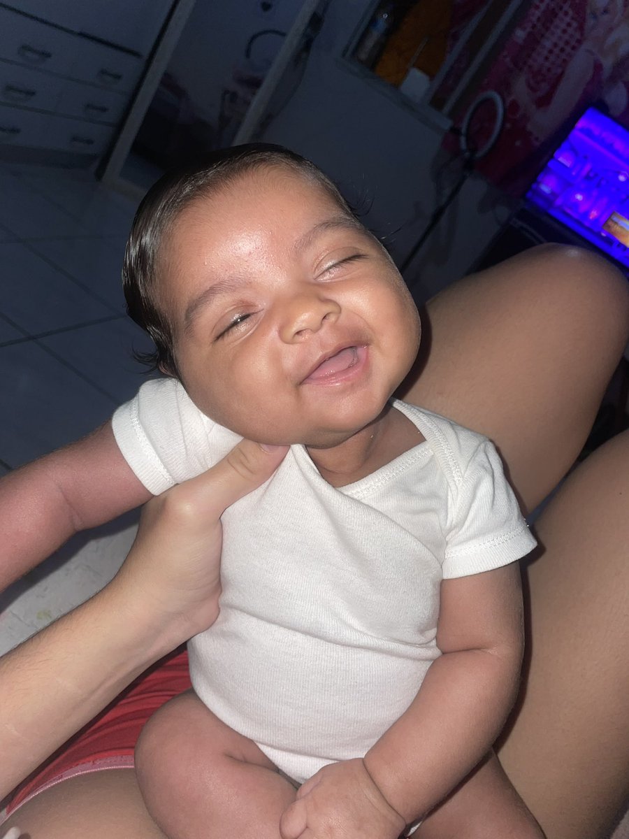 vyctoriamrqs_'s tweet photo. Deus te desenhou 
Deus criou você
E deu pra mim 💕 https://t.co/eJW3036sbi
