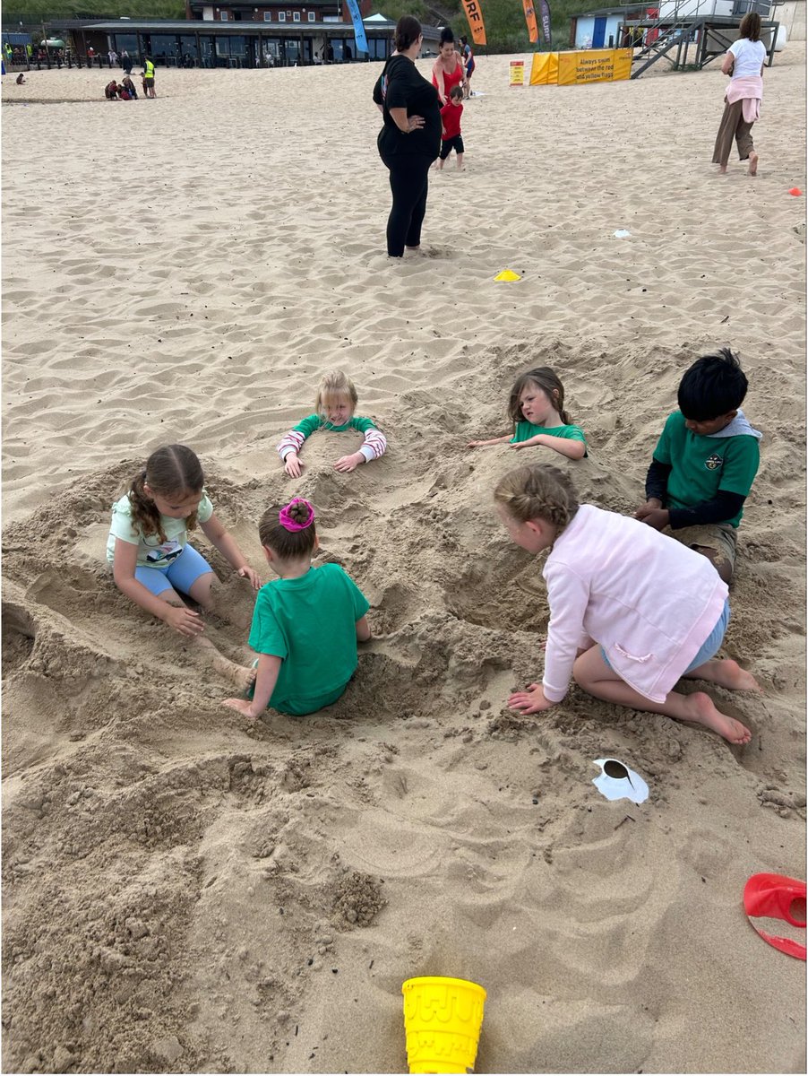 GCPSReception's tweet image. Reception have had the best day on our annual beach trip! ☀️🌊 Lots of happy faces, sandy toes, and wonderful memories made. We’re so proud of how brilliant the children were all day! @GreenfieldsCPS
