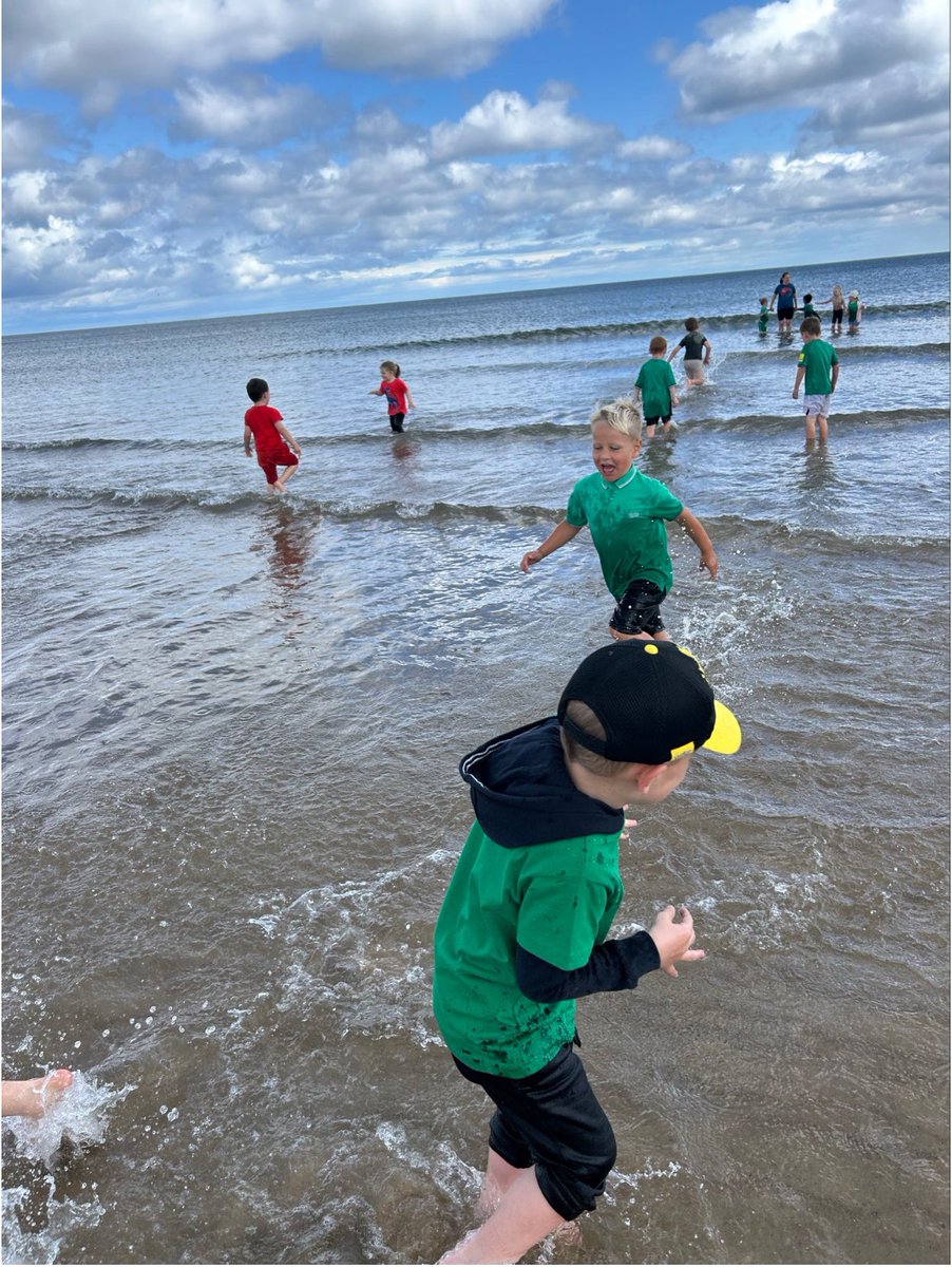 GCPSReception's tweet image. Reception have had the best day on our annual beach trip! ☀️🌊 Lots of happy faces, sandy toes, and wonderful memories made. We’re so proud of how brilliant the children were all day! @GreenfieldsCPS