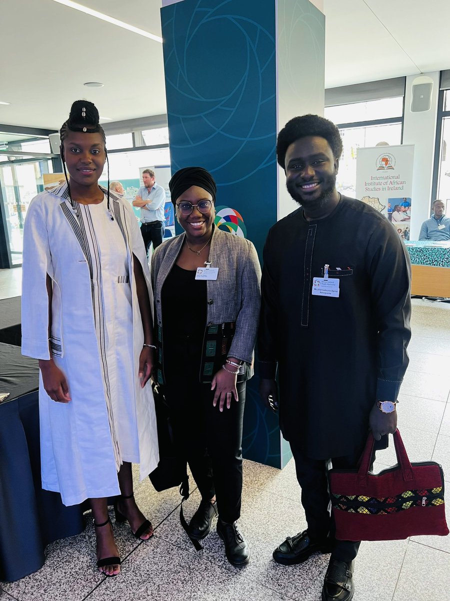 IrlEmbDakar's tweet photo. Tout premier panéliste Sénégalaise et tout premier boursiers Sénégalais du programme Ireland-Africa Fellows lors de  l’#AITH qui se tient aujourd’hui à #Dublin 

🇮🇪🇸🇳💚💚👌#NioFar https://t.co/44RlvSYGBz