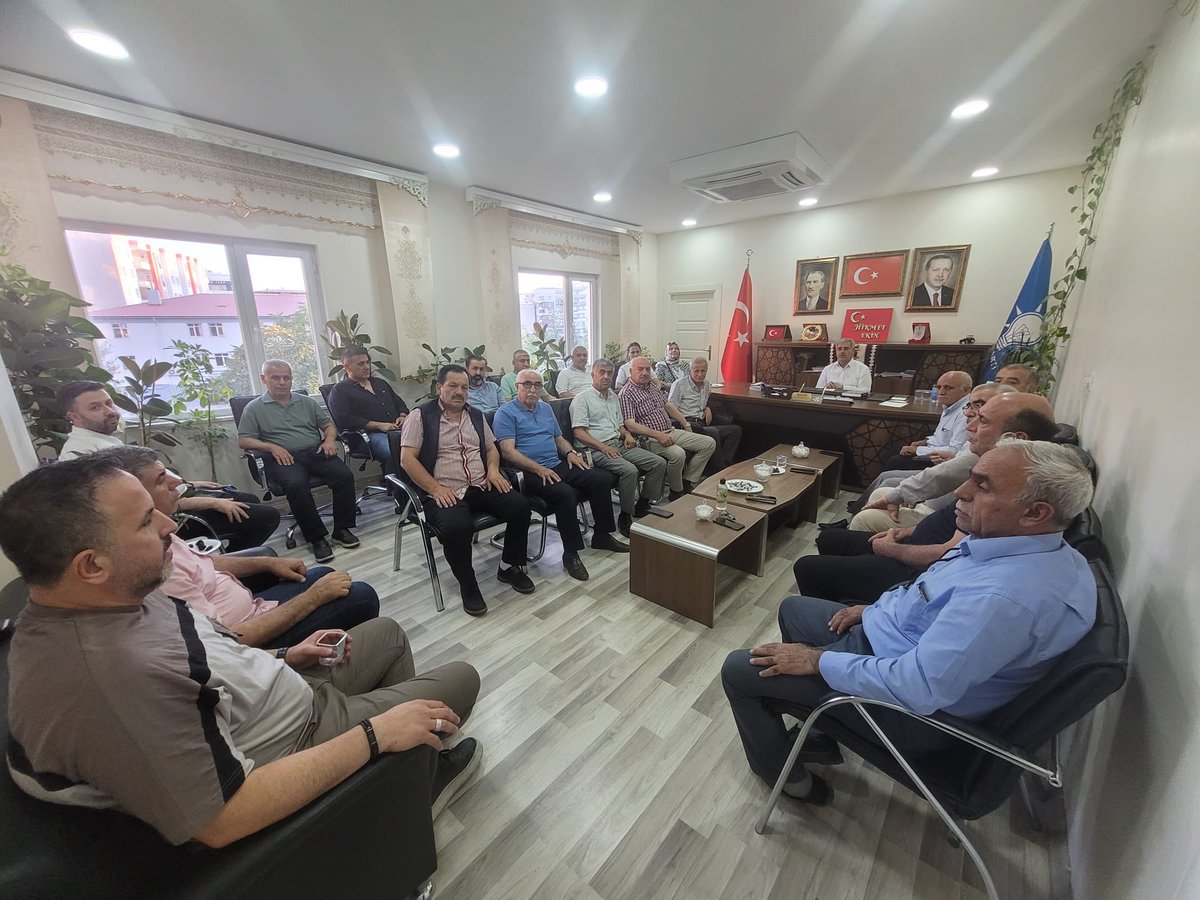 Merkezi İlçe Başkanımız Sn. <a href="/hikmetekin56/">Hikmet Ekin</a> başkanlığında haftalık olağan yönetim kurulu toplantısını gerçekleştirdik. 

Alınan kararların ilimiz,partimiz ve teşkilatımız için hayrlara vesile olmasını temenni ediyoruz.