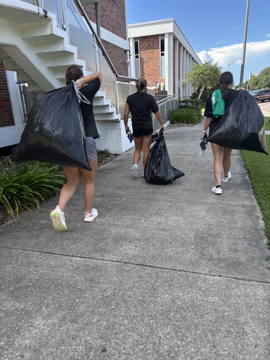 Nicholls_SOC's tweet image. Summer Day of Service - Helping keep Nicholls beautiful!